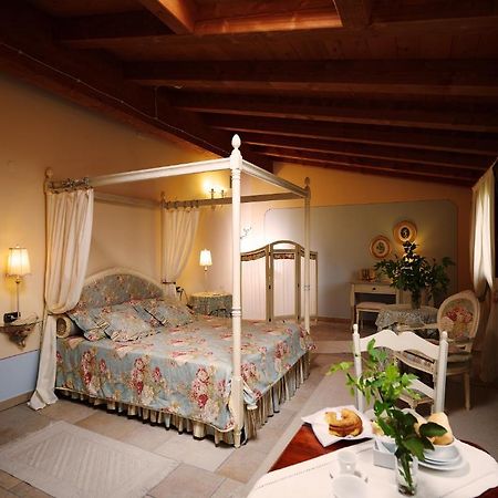 Agriturismo Otto Ducati D'Oro Изола-делла-Скала Экстерьер фото